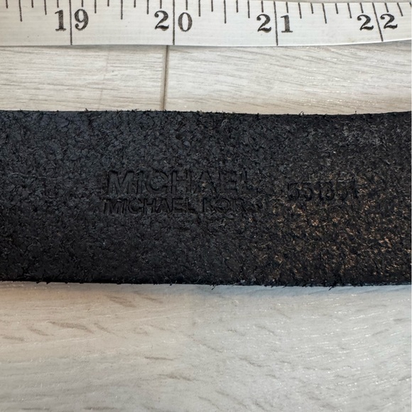 Michael Kors Black Leather Belt Tortoise Shell Gold Tone Branded Buckle - Picture 5 of 7